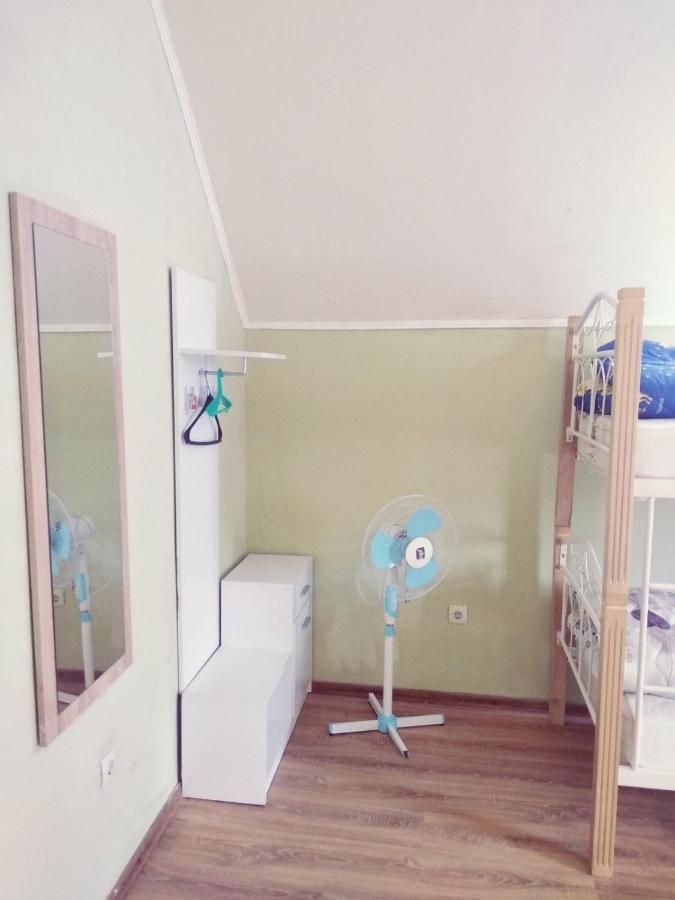 Freedom Hostel Ужгород Екстериор снимка