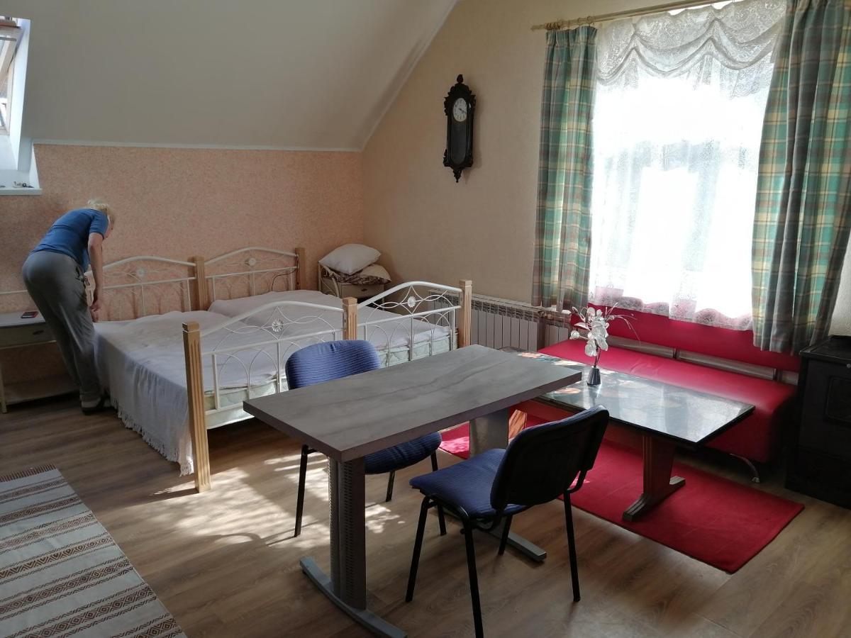 Freedom Hostel Ужгород Екстериор снимка