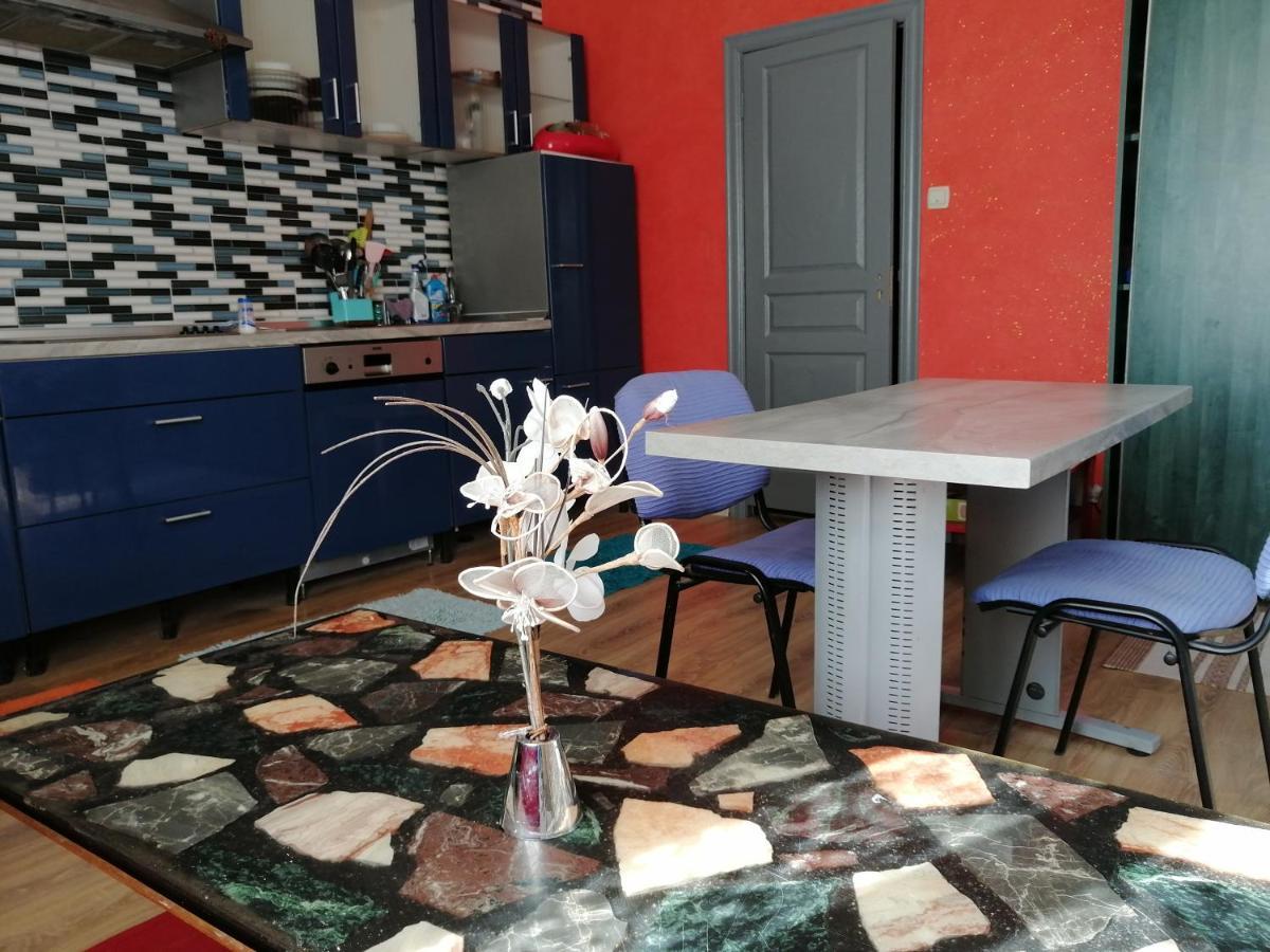 Freedom Hostel Ужгород Екстериор снимка
