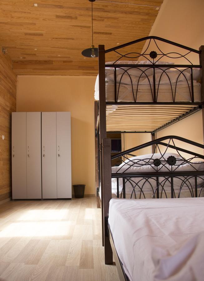 Freedom Hostel Ужгород Екстериор снимка